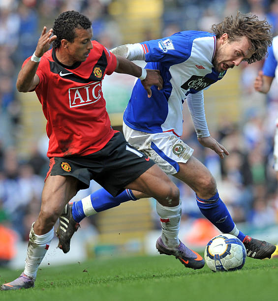 的成熟稳重 的成熟稳重