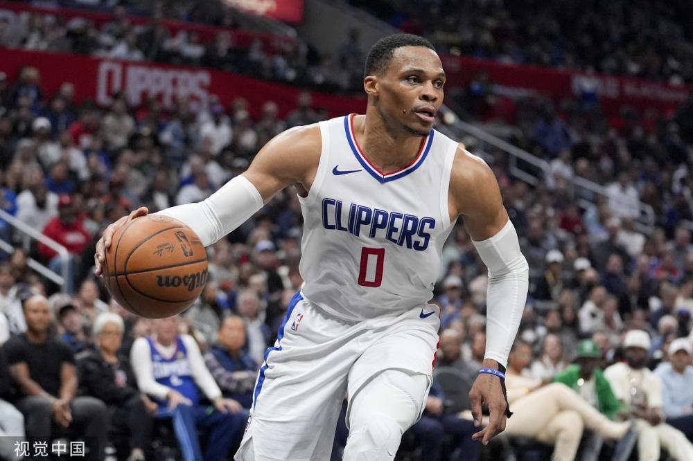 在从千余名 在从千余名