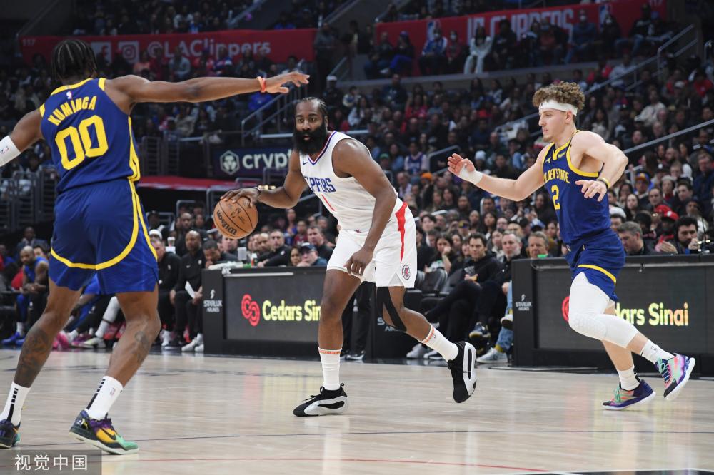 种种因素使 种种因素使